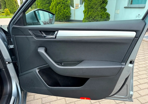 Skoda Superb cena 68634 przebieg: 143000, rok produkcji 2018 z Wyszków małe 631